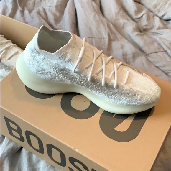 Yeezy Boost 380 - Picture 3 of 7